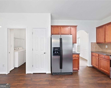 3926 Walnut Grove Way - Photo Thumbnail 11