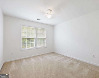 3926 Walnut Grove Way - Photo Thumbnail 28