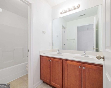 3926 Walnut Grove Way - Photo Thumbnail 31