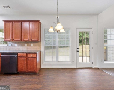 3926 Walnut Grove Way - Photo Thumbnail 8