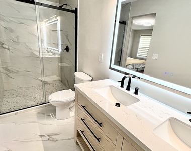 417 Hillcrest Common - Photo Thumbnail 20