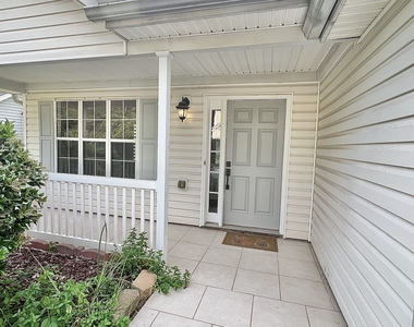417 Hillcrest Common - Photo Thumbnail 2