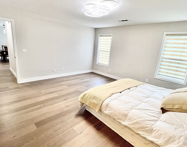 417 Hillcrest Common - Photo Thumbnail 18