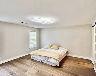 417 Hillcrest Common - Photo Thumbnail 17