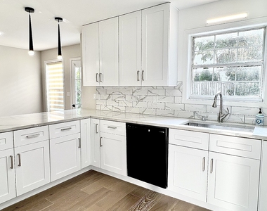 417 Hillcrest Common - Photo Thumbnail 10