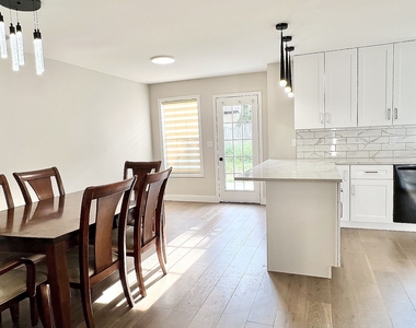 417 Hillcrest Common - Photo Thumbnail 8