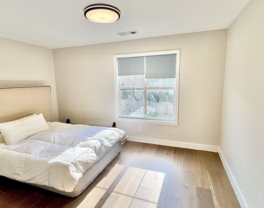 417 Hillcrest Common - Photo Thumbnail 25