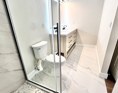 417 Hillcrest Common - Photo Thumbnail 21