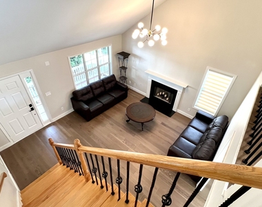 417 Hillcrest Common - Photo Thumbnail 3