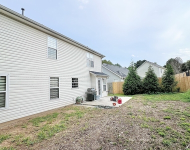 417 Hillcrest Common - Photo Thumbnail 31