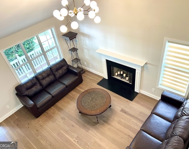 417 Hillcrest Common - Photo Thumbnail 4