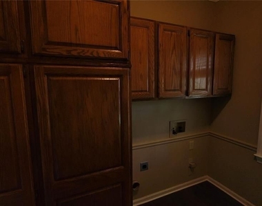 5005 Johns Creek Court - Photo Thumbnail 11