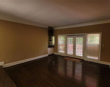 5005 Johns Creek Court - Photo Thumbnail 7