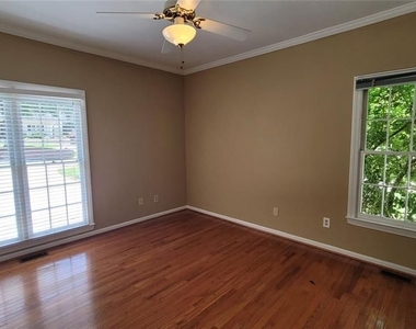 5005 Johns Creek Court - Photo Thumbnail 24