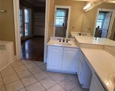 5005 Johns Creek Court - Photo Thumbnail 30