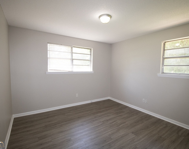 217 Allenwood Drive - Photo Thumbnail 11