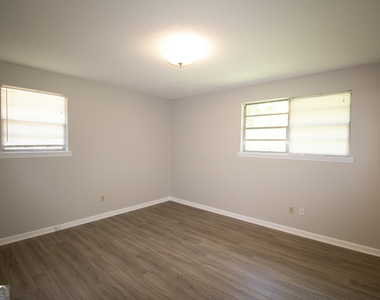 217 Allenwood Drive - Photo Thumbnail 7