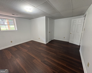 1457 Railroad Avenue - Photo Thumbnail 12