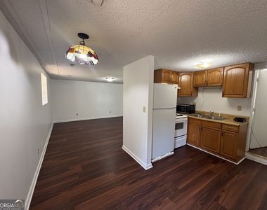 1457 Railroad Avenue - Photo Thumbnail 15