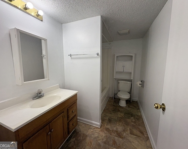 1457 Railroad Avenue - Photo Thumbnail 17
