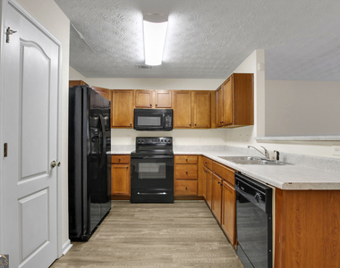 762 Georgetown Court - Photo Thumbnail 13