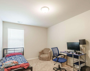 449 Mccall Way - Photo Thumbnail 24