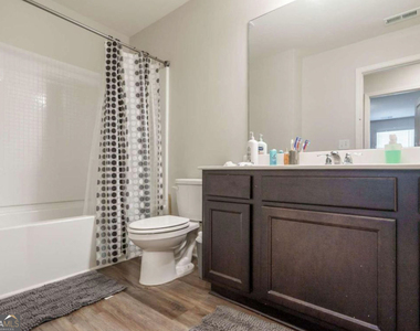 449 Mccall Way - Photo Thumbnail 23