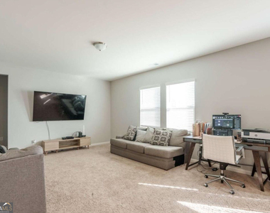 449 Mccall Way - Photo Thumbnail 10