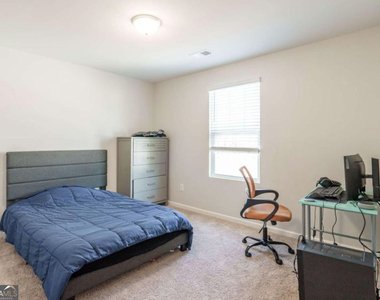 449 Mccall Way - Photo Thumbnail 19