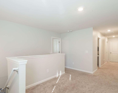 449 Mccall Way - Photo Thumbnail 13