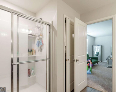 449 Mccall Way - Photo Thumbnail 18