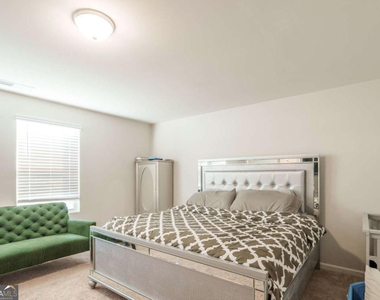 449 Mccall Way - Photo Thumbnail 15