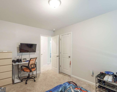 449 Mccall Way - Photo Thumbnail 22