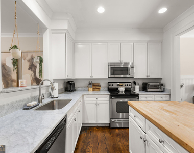 2671 Colgan Court Se - Photo Thumbnail 7