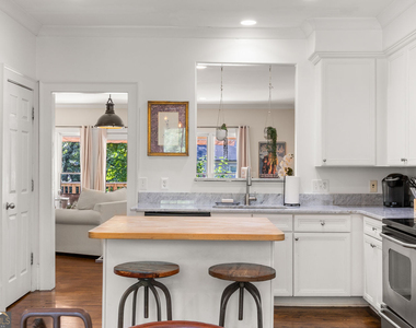 2671 Colgan Court Se - Photo Thumbnail 6