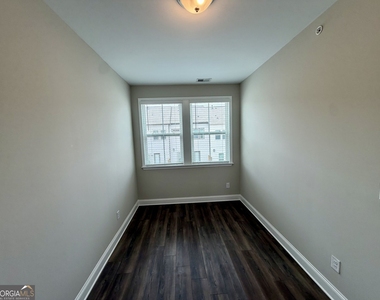324 Overture Court - Photo Thumbnail 27