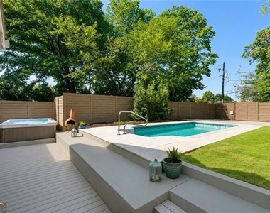 620 Kennesaw Avenue Ne - Photo Thumbnail 1