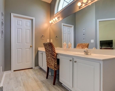 20 Bellaire Lane - Photo Thumbnail 12