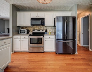 20 Bellaire Lane - Photo Thumbnail 10