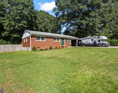 2560 Walton Way Sw - Photo Thumbnail 2