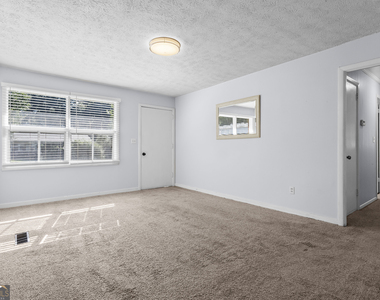2560 Walton Way Sw - Photo Thumbnail 6