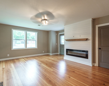 175 E Main Street - Photo Thumbnail 10