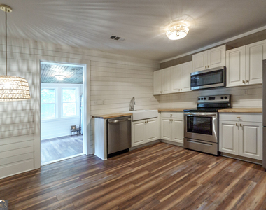 175 E Main Street - Photo Thumbnail 13
