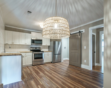 175 E Main Street - Photo Thumbnail 15