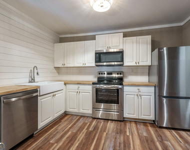 175 E Main Street - Photo Thumbnail 14