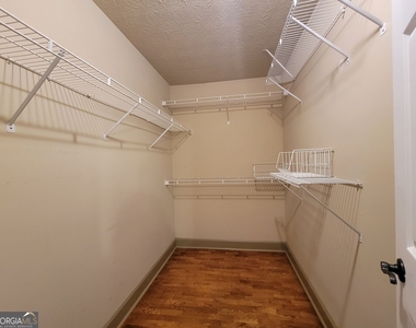 516 Oxford Ridge - Photo Thumbnail 6