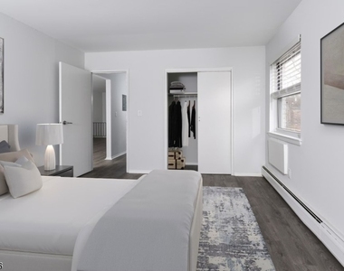 555 Main Street - Photo Thumbnail 4