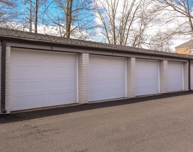 555 Main Street - Photo Thumbnail 10