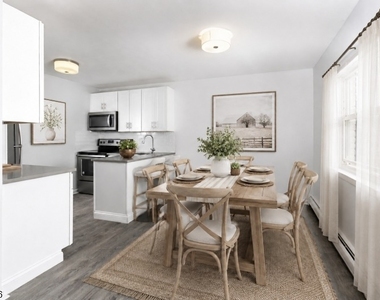 555 Main Street - Photo Thumbnail 5