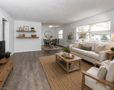 525 Main Street - Photo Thumbnail 1